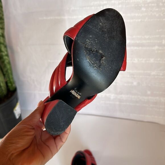 GUCCI Red block heel Sandals - Picture 9 of 11